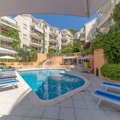 Petrovac Bay Apartments
