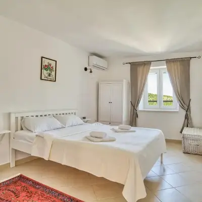 Eva's country house