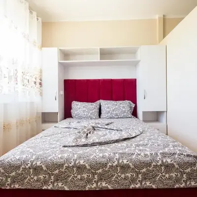 Reis Apartments