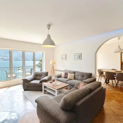 Seafront Apartments House 44 Private Balcony Old Town View