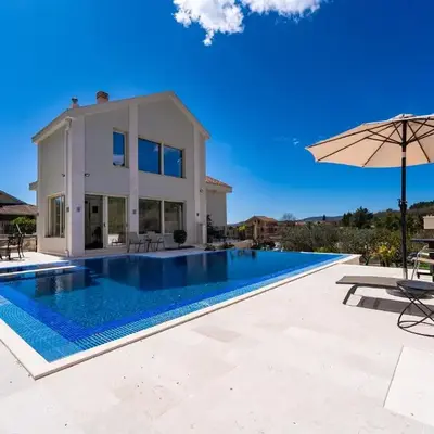 Majestic Apartment