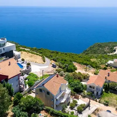 Penthouse apartment with panoramic oceanview