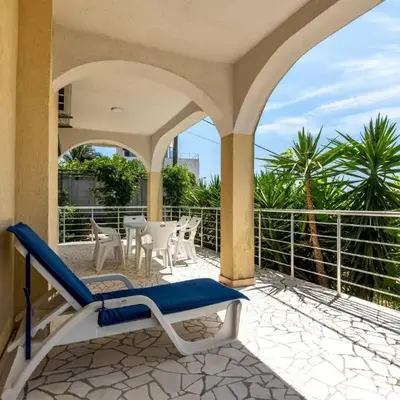 Vacation home in Budva near the beach