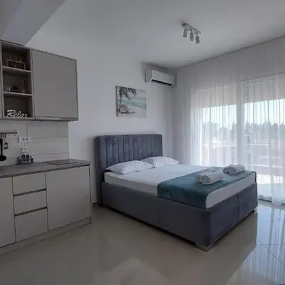 D&M Studio Apartments