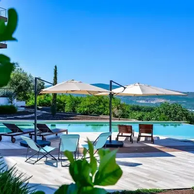 A1 2 beds 2 baths Lux Condo Pool Sea Views