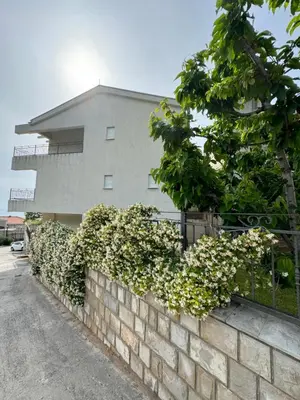 Gallery image of Casa di mare 5 in Petrovac na Moru
