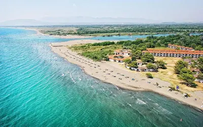 an aerial view of a beach with a resort at Apartment Donji Stoj, Ulcinj, rosso in Donji Štoj
