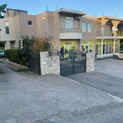 Kodra Apartments