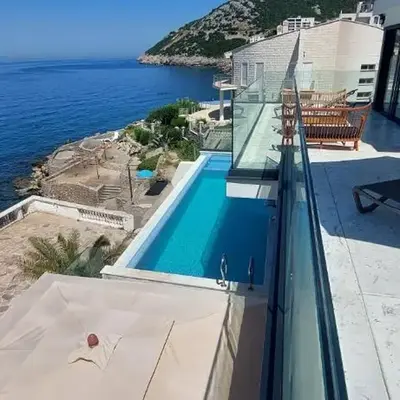 Sea Cliff Villa