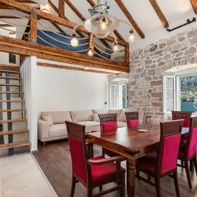 Seaside Stone House - Bella Vista