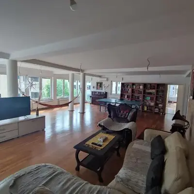 Fun and spacious apartment
