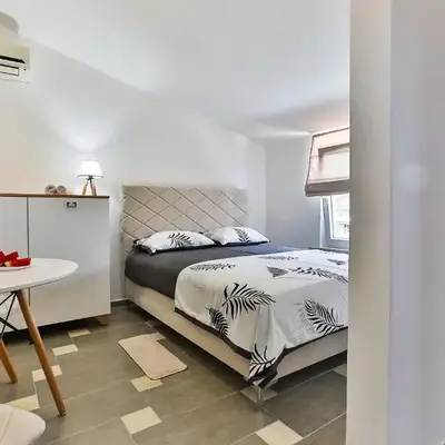 Shanti apartments