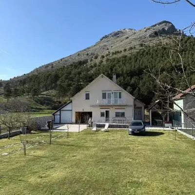 Family house on the mountain - Krstac