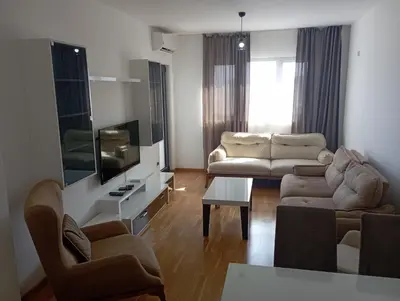 Gallery image of Deniz manzaralı, büyük markete yakın ev in Budva