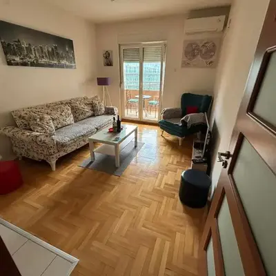Apartman 38