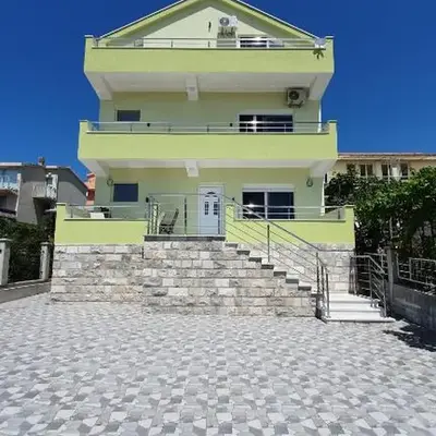 Meli Apartman