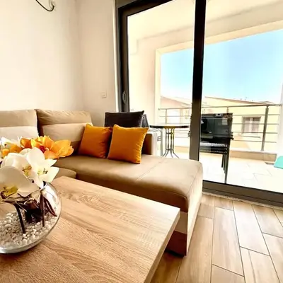 Hana Apartments