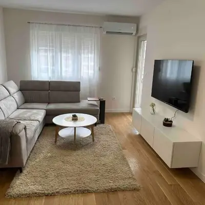Stylish one bedroom apartment Central Point with -GARAGE 5 EUR PER DAY