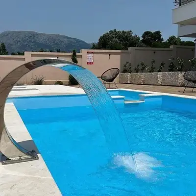 Apartment Complex with Pool in Bar
