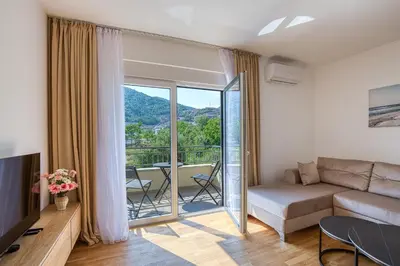 Gallery image of Warm-colored stylish apartment in Budva