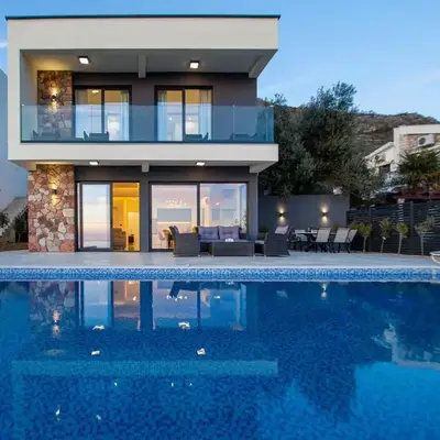 Villa Aurora Azure - Luxury Infinity Pool Resort