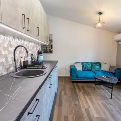 Modern apartment in a quiet area near the Airport