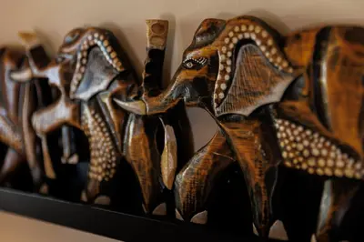 a group of woodenicansicansicansigun at Historic Waterfront House in Muo