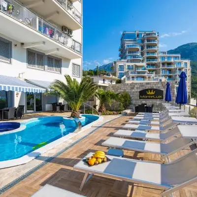 Montelux Apartments