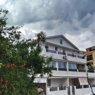 Apartments Gvozdenović