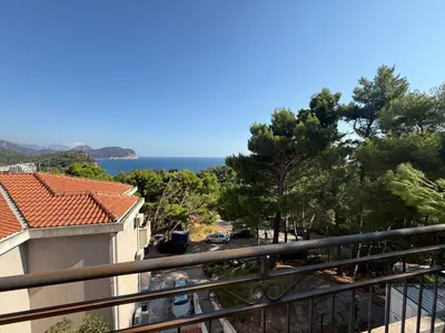 a view of the ocean from a balcony at La Marea in Petrovac na Moru