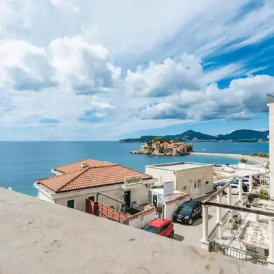 Three bedrooms family apartment with sea view Sveti Stefan