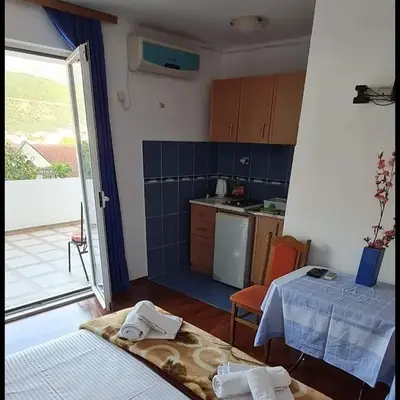 Nina Apartment 5