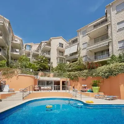 Summer Apartment with pool