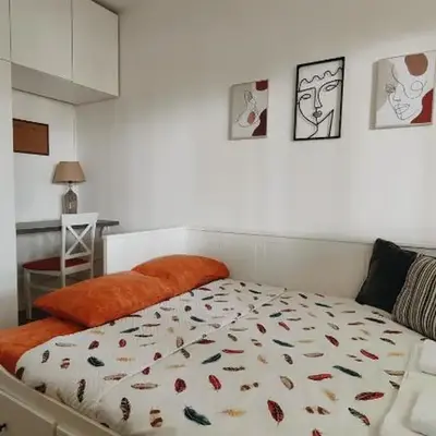 Cozy & Bright Garden Flat