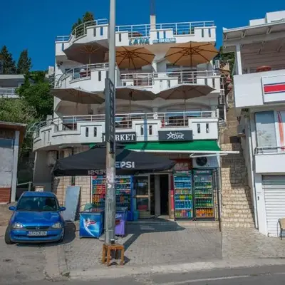 Lana Apartments