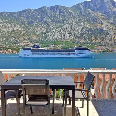 Spacious apartment Kotor