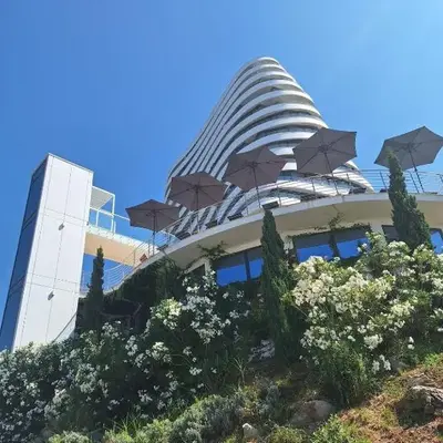 Skyline sea view apartment