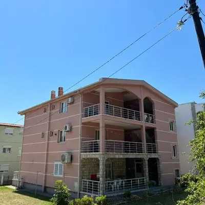 Apartmani Zlatičanin