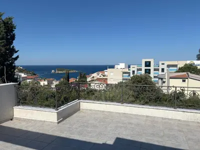 a balcony with a view of the ocean at Villa Diel 300m vom Strand in Utjeha