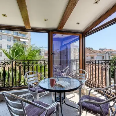 Sunny City Centre Suite