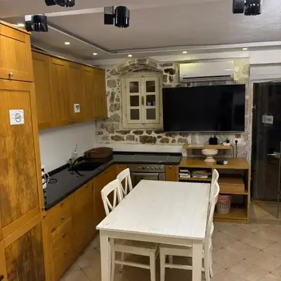 sar 1 balcony
