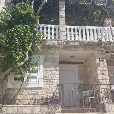 Pet Friendly Apartment Ground Floor