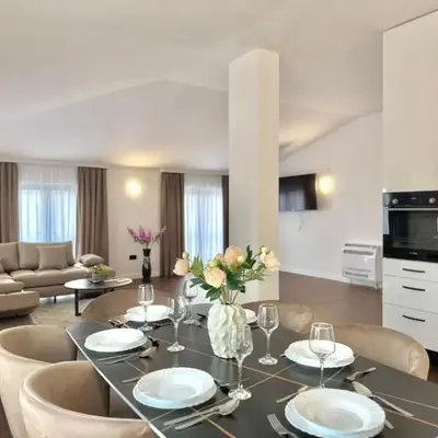 Sunny Bay Apartments