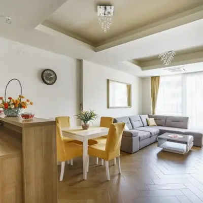Cozy City Center Studio