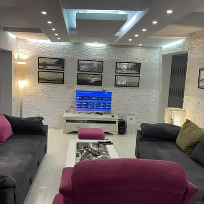 Apart 102