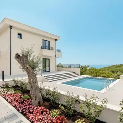 Luxury Villa - New Building with pool and Fantastic Panoramic Sea View