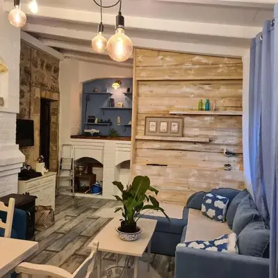 Cheerful three bedroms house with free parking