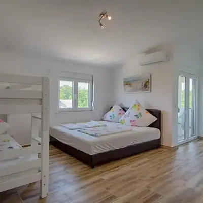 Biševo Apartmani
