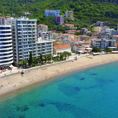 Azure Corner Residence Budva - Seaside Living Apartments