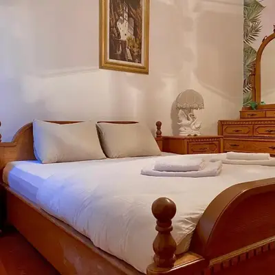 Small Hill Guesthouse